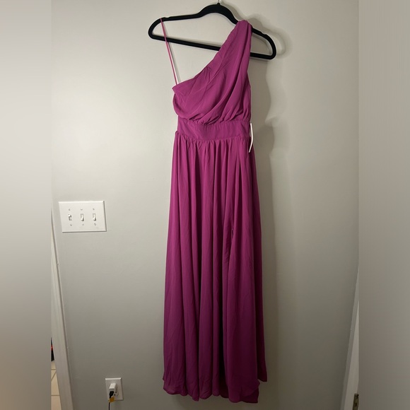 NWT Red Dress Boutique Goddess Behavior Berry Purple One Shoulder Maxi Dress - Picture 3 of 8